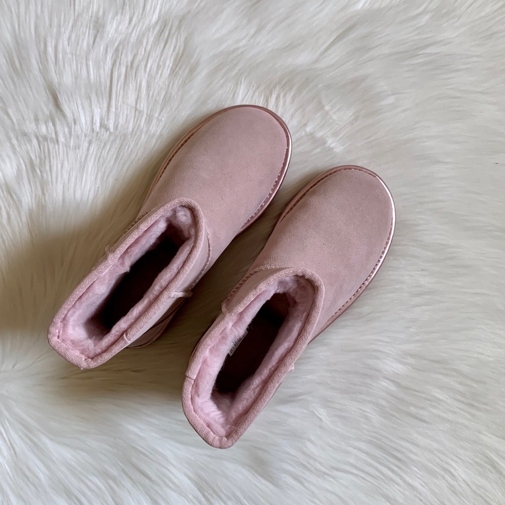 UGG Classic Mini UGG Rubber Logo Boots - Picture 5 of 8